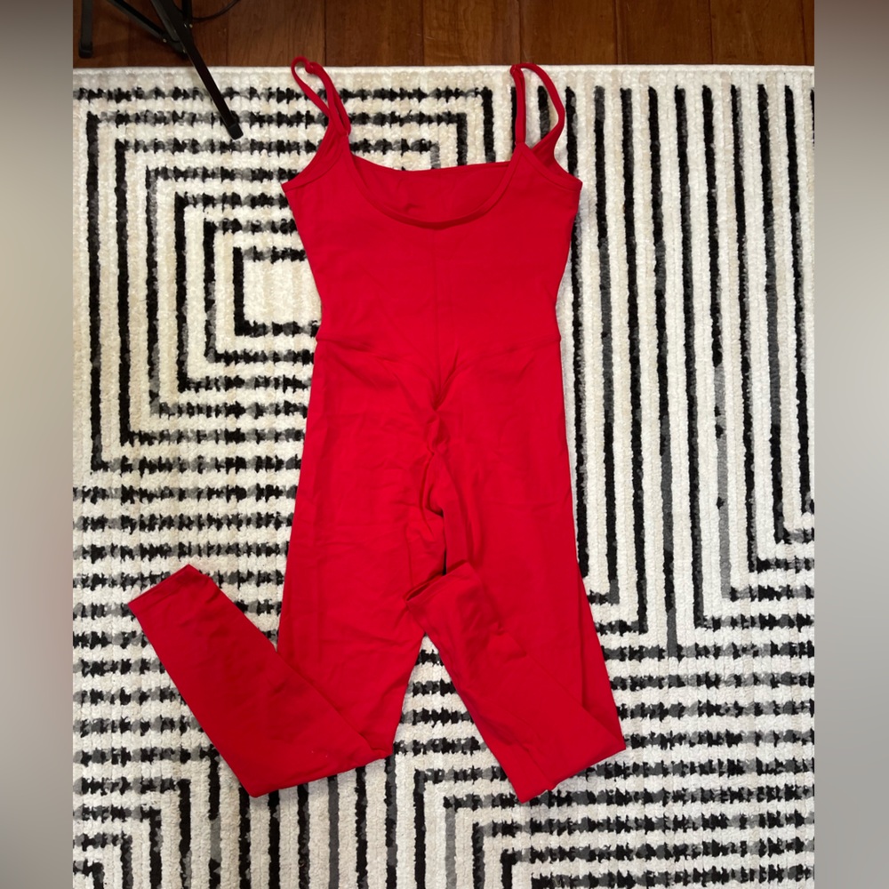 Vitality Balance Athletica cloud court jumpsuit in cherry red size MEDIUM NWOT - Picture 4 of 7